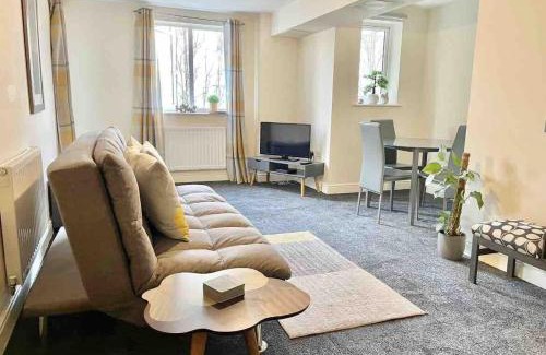 Willesborough Apartment | Ashford Kent Stays - 2 Bedroom Apartment sleeps up to 4