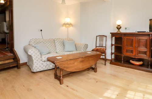 Ashford Bowdler Cottage | ASHFORD MILL, romantic, character holiday cottage in Ludlow