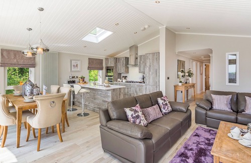 Cheddar Ski Chalet | Ashton Elegance Premier