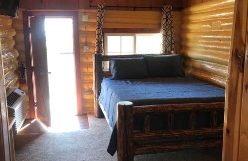 Ashton Cabin | Ashton Historic Log Cabins 8