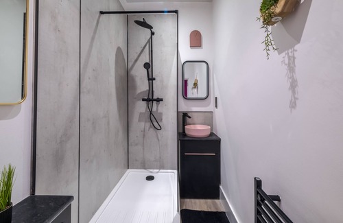 Aberdeen West End Apartment | Ashvale Stay - SJA Stays - Unique 1 Bed Apartment