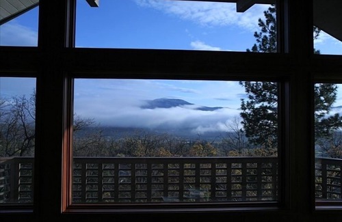 Ashland House | Asian Inspired Escape with View - Just 3 Miles from Downtown