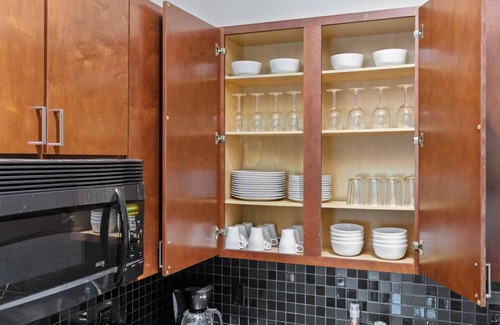 First Ward Apartment | ASK FOR Discount-10 Min Walk to Epicentre Wifi