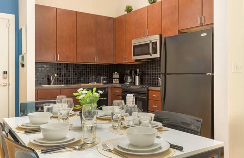 First Ward Apartment | ASK FOR Discount-2br Hip Apt Free Parking Wifi