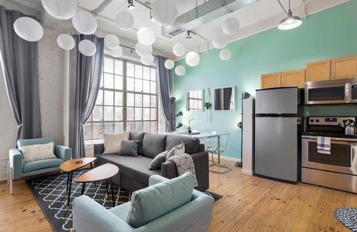 Downtown Apartment | ASK FOR Discount-2br Hip Apt Apple TV Fastwifi