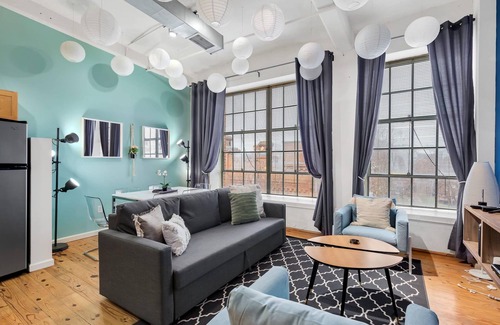 Downtown Apartment | ASK FOR Discount-hip Vibrant 2BR Parking Wifi