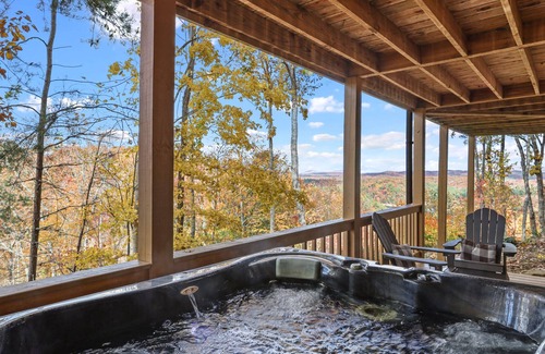 Necowa Cove House | Aska Adventure!!! 4 bedroom (2 Masters), Hot tub, pool table, VIEWS!!