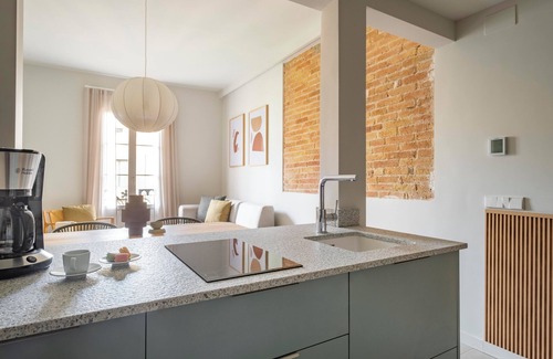 L'Antiga Esquerra de l'Eixample Apartment | Aspasios Garden Apartments