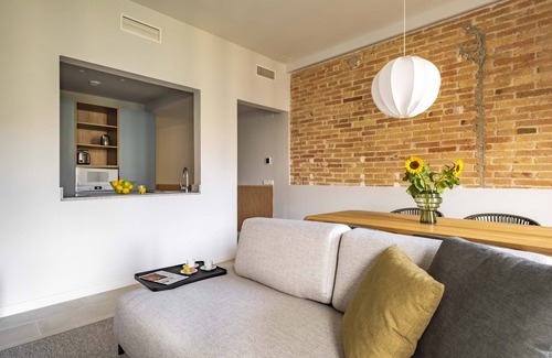 L'Antiga Esquerra de l'Eixample Apartment | Aspasios Garden Apartments