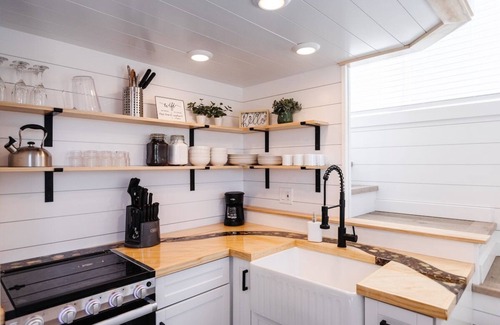 Apple Valley Apartment | Aspen Grove Private Hot Tub