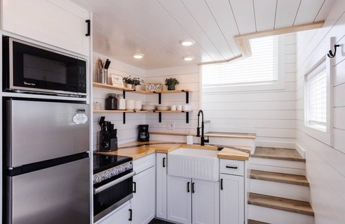 Apple Valley Apartment | Aspen Grove Private Hot Tub
