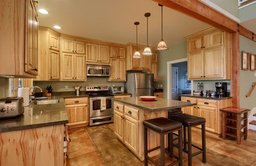 Fish Camp House | Aspen House in Fish Camp- 2 Miles from Yosemite's South Entrance!