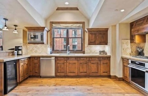 Downtown Resort | Aspen Mountain Residences, by Gondola, Hot Tub