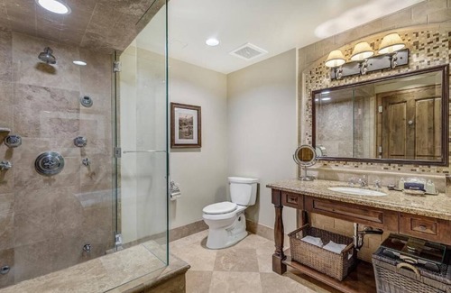 Aspen Resort | Aspen Mountain Residences Luxury 2-BR/2BA condo 1 block from SilverQueen Gondola