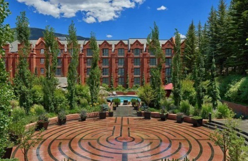 Downtown Hotel | Aspen St Regis Resort Hotel Room With 2 Queens