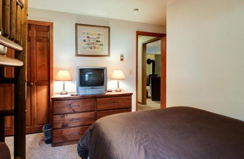 McCall Apartment | Aspen Village Golf Course Condo - Fairways 71