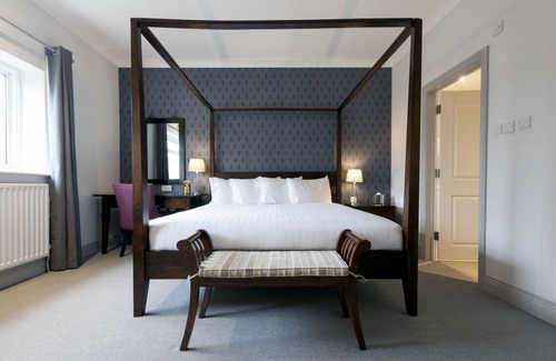 Worplesdon House | Asperion Hillside