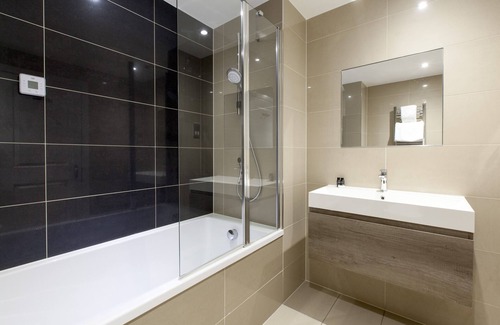Worplesdon House | Asperion Hillside
