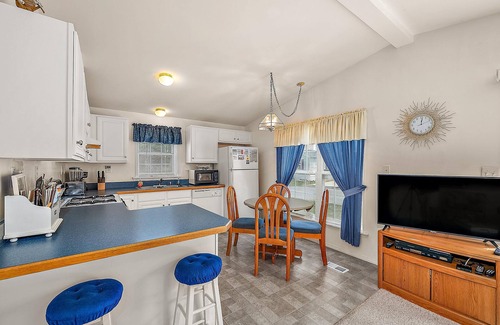 Assateague Pointe House | Assateague Pointe 2 br/1 ba 2 outdoor pools -in WOC.