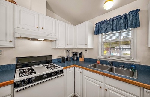 Assateague Pointe House | Assateague Pointe 2 br/1 ba 2 outdoor pools -in WOC.
