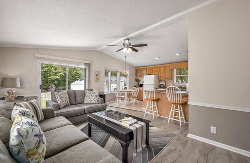 Assateague Pointe House | Assateague Pointe 2 br/1 ba 2 outdoor pools -WOC