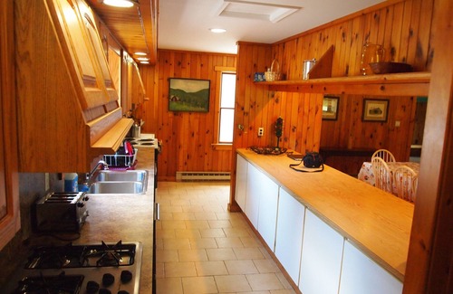 Union Dale House | Assemble Your Gang In The Elk Mountain Area For Year-Round Enjoyment