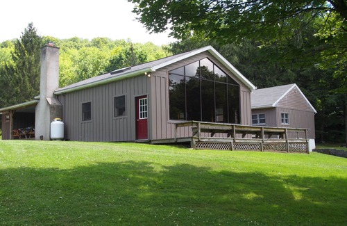 Union Dale House | Assemble Your Gang In The Elk Mountain Area For Year-Round Enjoyment