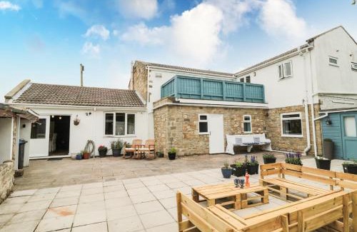 Cresswell House | Asta Cottage