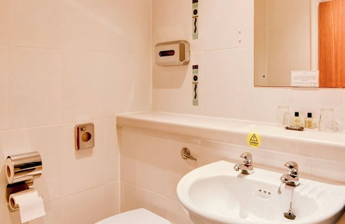 Derby Hotel | Aston Court Derby City Centre by Belvilla