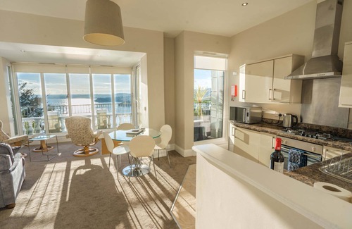 Torquay City Centre Apartment | Astor House