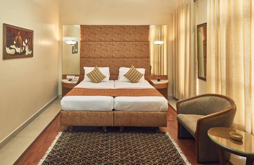 Churchgate Hotel | Astoria Hotel