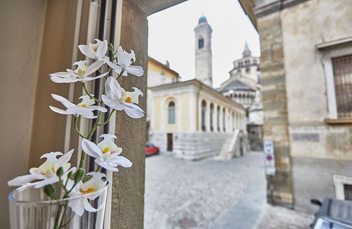 Citta Alta Apartment | ASTRA - Modern Loft Cathedral View