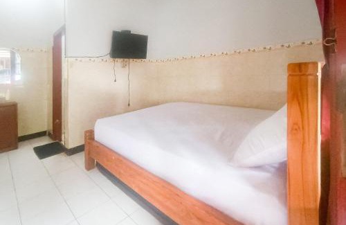 Mataram Hotel | Astri Homestay Carkranegara Mataram Mitra RedDoorz