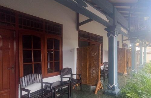 Mataram Hotel | Astri Homestay Carkranegara Mataram Mitra RedDoorz