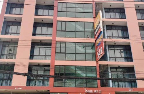 Ramkhamhaeng Hotel | At 81 Hotel