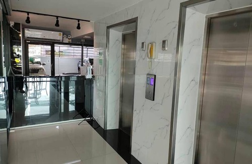Ramkhamhaeng Hotel | At 81 Hotel