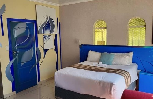 Pretoria House | AT BLACK WOOD GUEST HOUSE