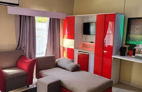 Pretoria House | AT BLACK WOOD GUEST HOUSE