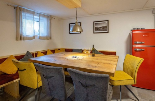 Bruck an der Grossglocknerstrasse Apartment | Lovely apartment for 4 guests with WIFI, TV, balcony, pets allowed, panoramic view and parking