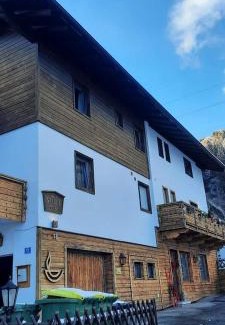 Bruck an der Grossglocknerstrasse Apartment | Stile Oase Apartment 1