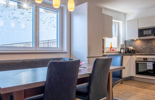Gries Apartment | Cosy apartment with sunny balcony near Kaprun