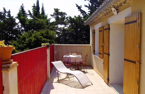 Vedene Apartment | At Doors of Avignon, Lovely Apartment in Villa for 2 people in Provence, France