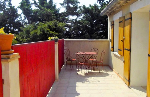 Vedene Apartment | At Doors of Avignon, Lovely Apartment in Villa for 2 people in Provence, France