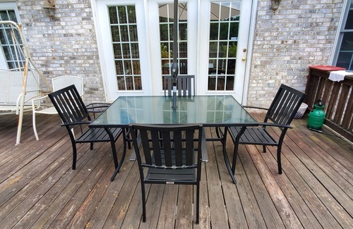 Morganton House | At home by the lake, enjoy nature and experience peace