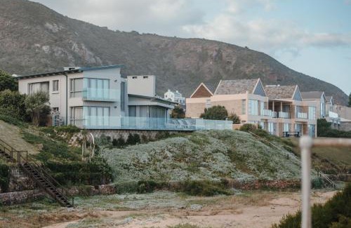 Glentana House | At Last Glentana Beach House