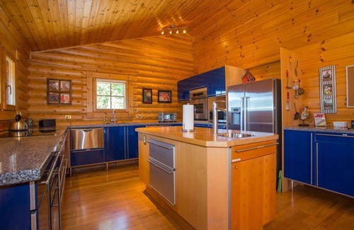 Old Fort Cabin | At Last Lodge | Beautiful 3BR Pet Friendly Log Home w/Hot Tub and Amenities!