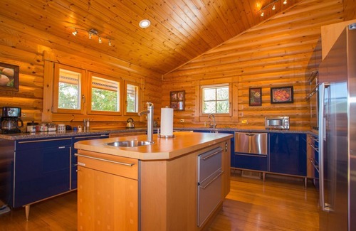 Old Fort Cabin | At Last Lodge | Beautiful 3BR Pet Friendly Log Home w/Hot Tub and Amenities!