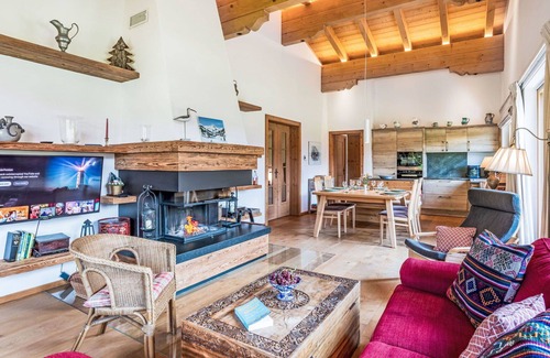 Hinterthal Apartment | Cosy apartment for 10 people with WIFI, TV, balcony, panoramic view and parking