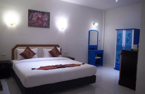 Sa Khu Hotel | At Night Airport Resort