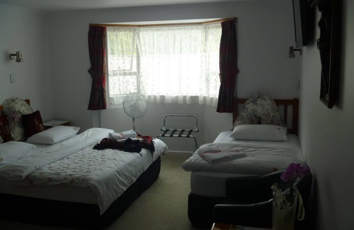 Whitianga Bed & Breakfast | At Parkland Place